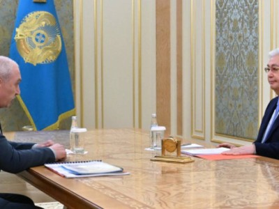 
                    Токаев поручил министру обороны повысить боевой потенциал армии
                