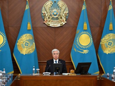 
                    Президент поручил немедленно перейти на новые стандарты работы энергетических и коммунальных объектов 
                