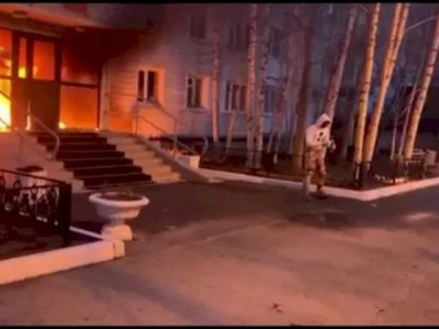 
                    Двух граждан Казахстана подозревают в поджоге военкомата в Омске
                