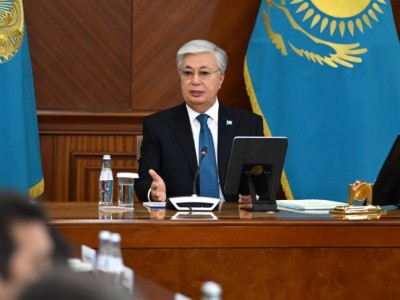 
                    Токаев: Пришло время затянуть пояса и жить по средствам
                
