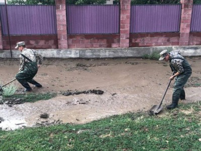 
                    Склоновый сток произошел из-за сильного дождя в Алматинской области
                