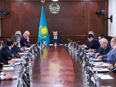 
                    Развитие экономики Казахстана обсудили в Правительстве с экспертами 
                