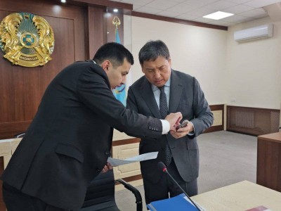 
                    Землетрясение в Алматы: Досаев проводит работу в  оперативном штабе
                