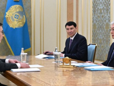 
                    Токаев принял председателя Агентства по защите и развитию конкуренции Марата Омарова
                