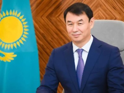 
                    Токаев назначил Дархана Сатыбалды первым заместителем руководителя Администрации Президента
                
