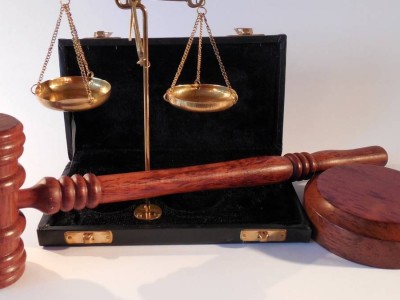 
                    Уголовное дело Перизат Кайрат и ее матери направлено в суд
                