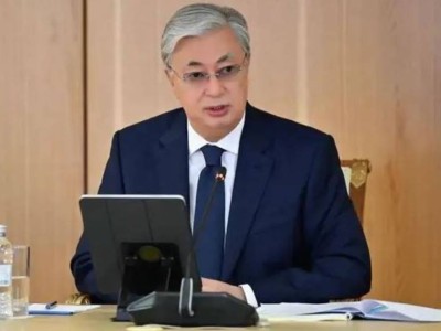 
                    Токаев подписал закон о биржевой торговле и предпринимательстве
                