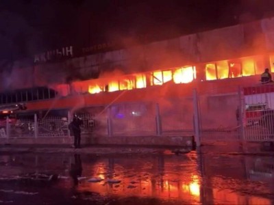 
                    Пожар в торговом центре Семея: ситуация находится на контроле Правительства
                