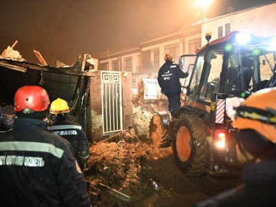 
                    В результате оплывины в Медеуском районе повреждены два частных жилых дома
                