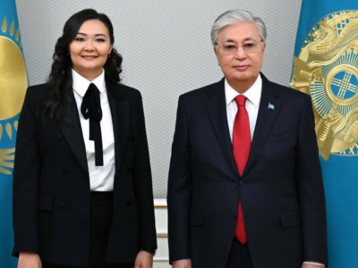 
                    Токаев принял президента Казахстанской федерации гимнастики Алию Юсупову
                