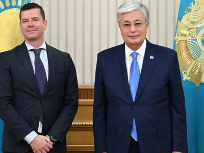 
                    Глава государства принял спортивного директора МОК Кита МакКоннелла
                