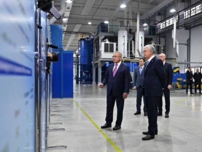 
                    Токаев ознакомился с социально-экономическим развитием области Жетісу
                