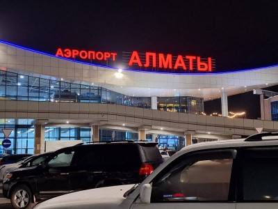 
                    Не смог совершить посадку самолет во время землетрясения в Алматы
                