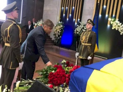 
                    Посол Казахстана принял участие в церемонии прощания с Леонидом Кравчуком
                