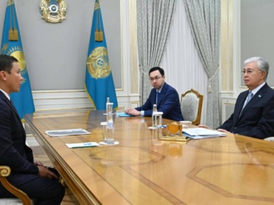 
                    Токаев принял Геннадия Головкина
                