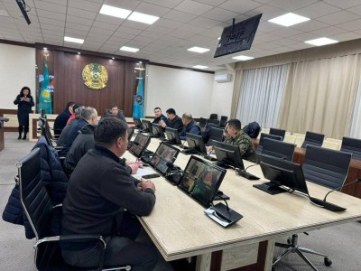 
                    Ерболат Досаев проводит экстренное совещание оперативного штаба
                