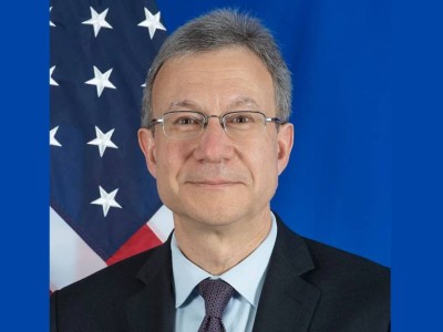 
                     О своей отставке объявил Посол США в Казахстане Дэниел Розенблюм 
                