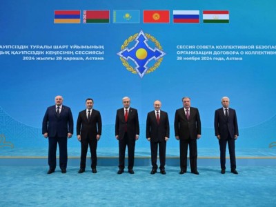 
                    Токаев встретил высоких гостей
                