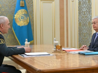 
                    Министр обороны доложил Токаеву о боевой подготовке войск
                