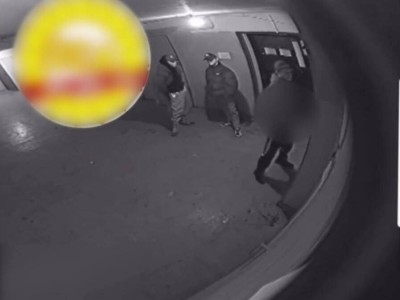 
                    Справивший нужду в подъезде подросток установлен полицейскими Усть-Каменогорска
                