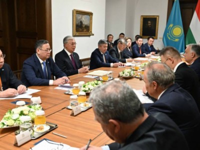 
                    Касым-Жомарт Токаев и Виктор Орбан провели переговоры в расширенном составе
                