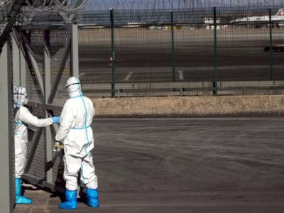 
                    В Китае впервые за год зафиксированы две смерти от COVID-19
                