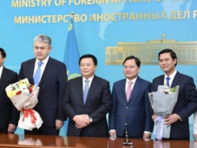 
                    ВКО и Вьетнам подписали меморандум о партнерстве
                