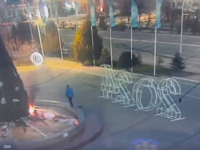 
                    Поджигателя новогодней елки задержали в Таразе
                