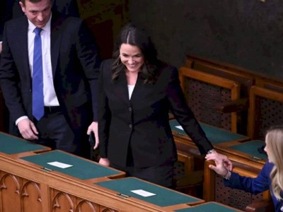 
                    Президентом Венгрии впервые стала женщина
                