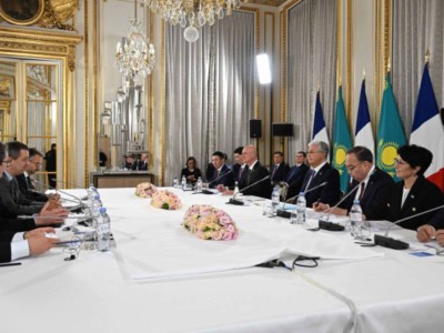 
                    Токаев принял генерального директора Électricité de France (EDF) Люка Ремона
                
