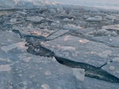 
                    Пятилетний мальчик провалился под лед в области Абай
                