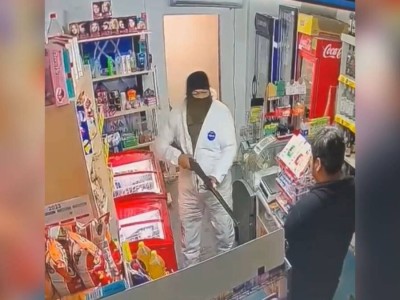 
                    Повесила на меня кредиты: ружьем угрожал мужчина жене и ее сыну в ЗКО
                