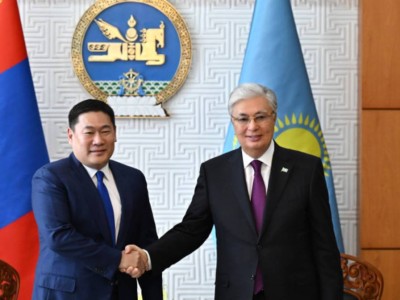 
                     Токаев встретился с Премьер-министром Монголии
                