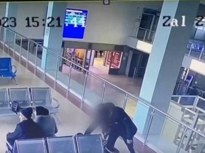 
                    Сумку с деньгами и телефоном украли у иностранца в Астане
                