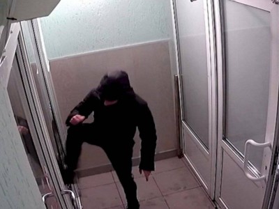 
                    Драку устроил в офисе пьяный астанчанин
                