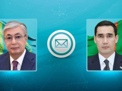 
                    Токаев поздравил Сердара Бердымухамедова 
                
