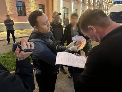 
                    Угрожал расправой и оружием: вымогателя задержали в ВКО
                