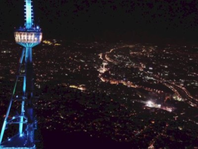 
                    Тбилисская телебашня окрасилась в цвета казахстанского флага
                