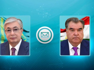 
                    Токаев поздравил президента Таджикистана
                