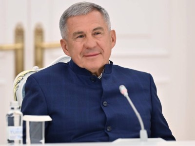 
                    Раис Татарстана прибыл в Астану 
                