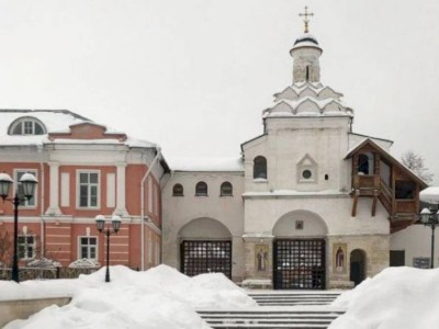
                    Молодой мужчина устроил взрыв на территории женского монастыря в России
                