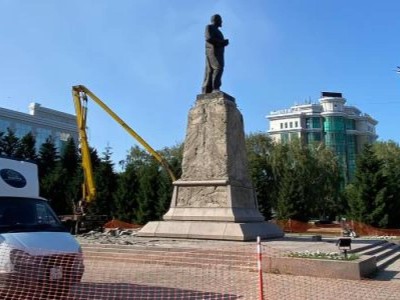 
                    В Усть-Каменогорске обновляют памятник Абаю к 180-летию поэта
                
