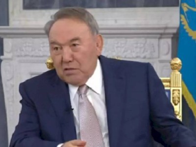 
                    Нурсултан Назарбаев: Я был в центре шторма
                