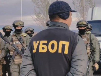 
                    Пресечена деятельность притонов и казино в центре торговли на границе с КНР
                