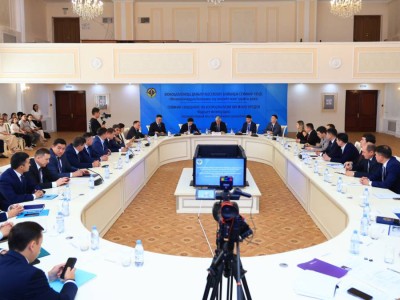 
                    В Сарани обсудили развитие моногородов
                