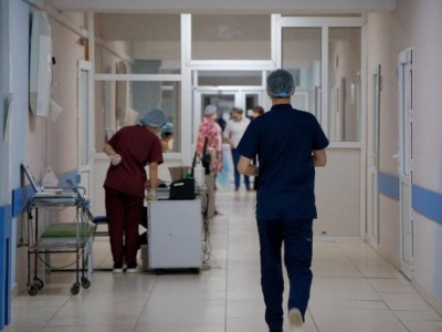 
                    Минздрав направил группу врачей в Караганду для оказания медпомощи пострадавшим шахтерам
                