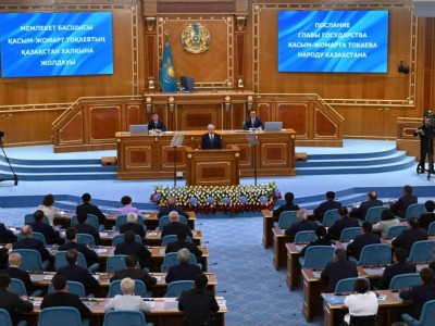 
                    Токаев: Средства Нацфонда должны служить интересам нашего государства, а не обслуживать зарубежные финансовые институты
                