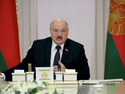 
                    Лукашенко оценил перспективы создания единой валюты с Россией
                