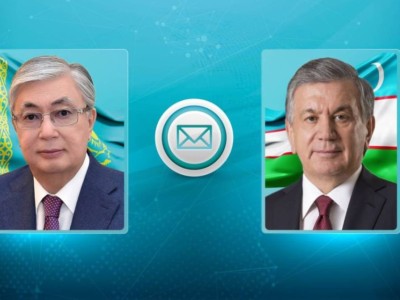 
                    Токаев поздравил президента Узбекистана с Днем Независимости
                