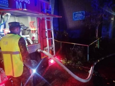 
                    С первого по девятый этаж горел электрокабель в высотке
                